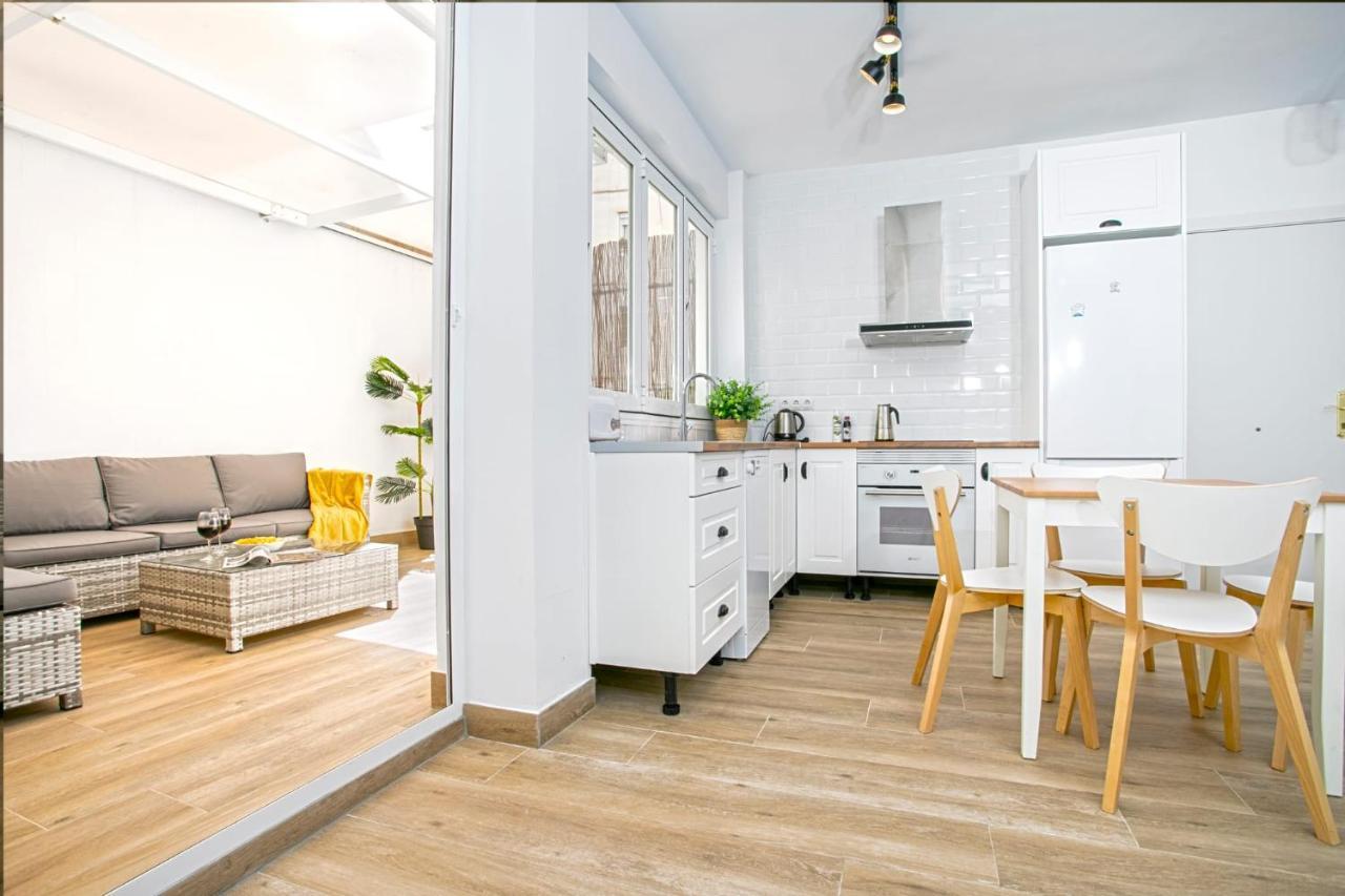Precioso Apartamento Con Patio Málaga Eksteriør billede